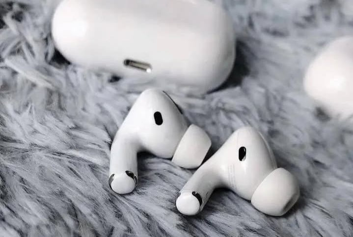 APPLE AIRPODS PRO 2 TITANIUM MASTER COPY